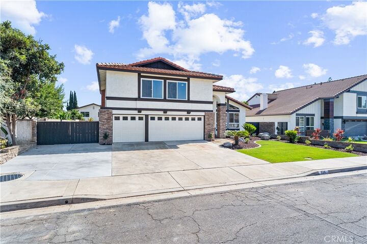 Property Photo:  524 Vanderbilt Drive  CA 92870 