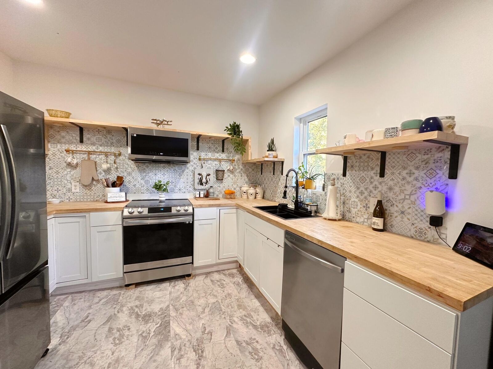 Property Photo: 534 Whitefield Road ME 04345