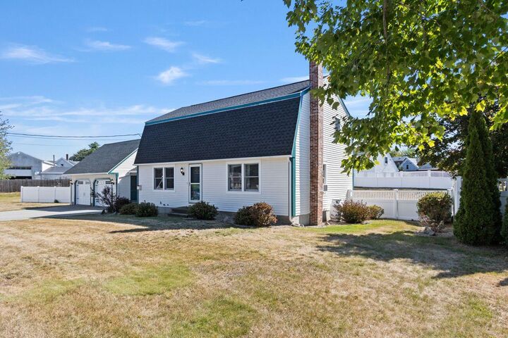 Property Photo:  36 Greenfield Lane  ME 04005 