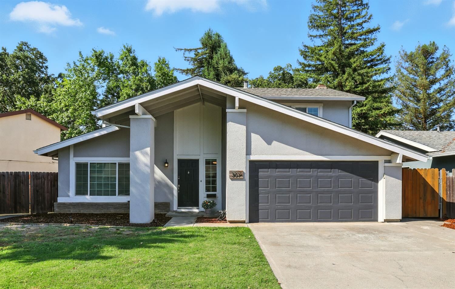 Property Photo:  3014 Nikol Street  CA 95826 
