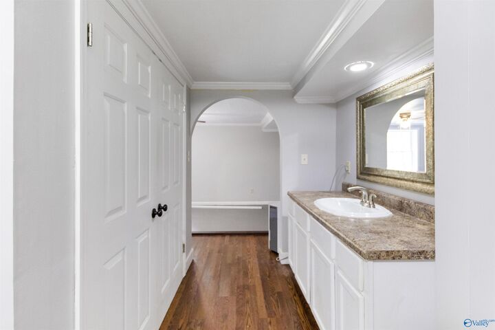 Property Photo: 298 Golfview Drive NE AL 35016