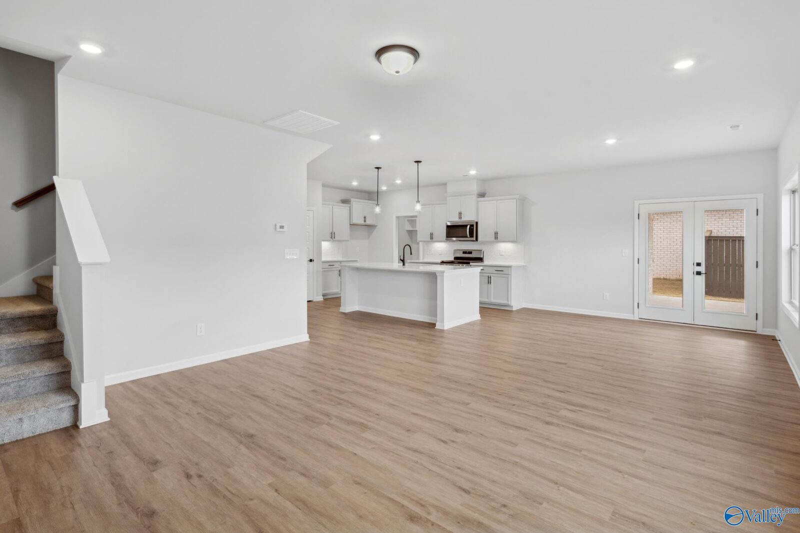 Property Photo:  113 Huffman Street  AL 35750 