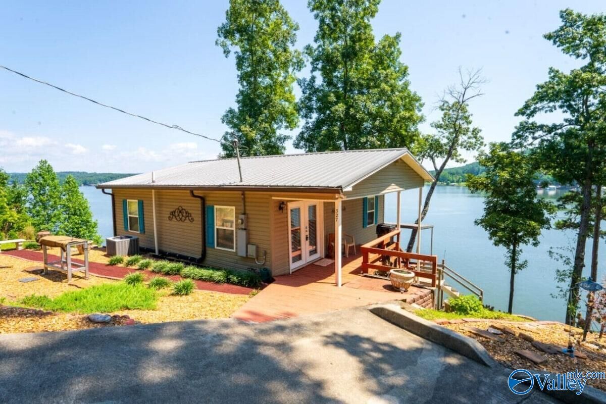 Property Photo: 327 County Road 405 AL 35983