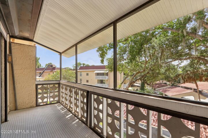 Property Photo:  1810 Sevilla Boulevard W 307  FL 32233 