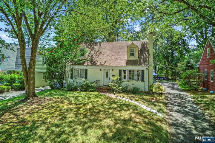 Property Photo:  341 W End Avenue  NJ 07063 