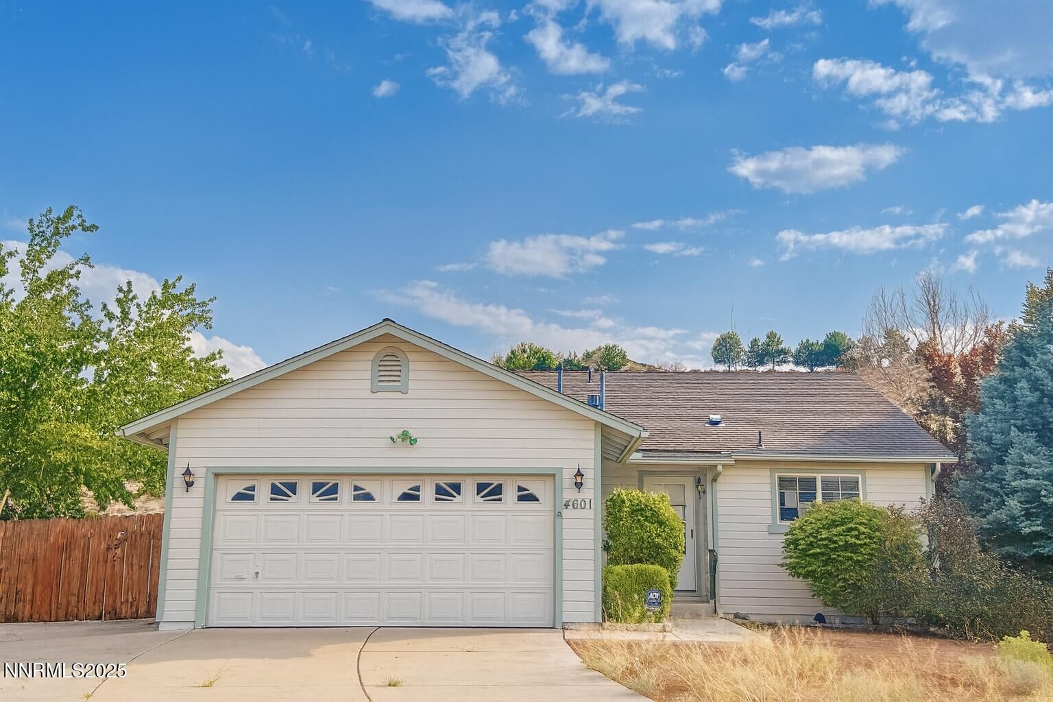 Property Photo: 4601 N Cactus Hills Court NV 89436
