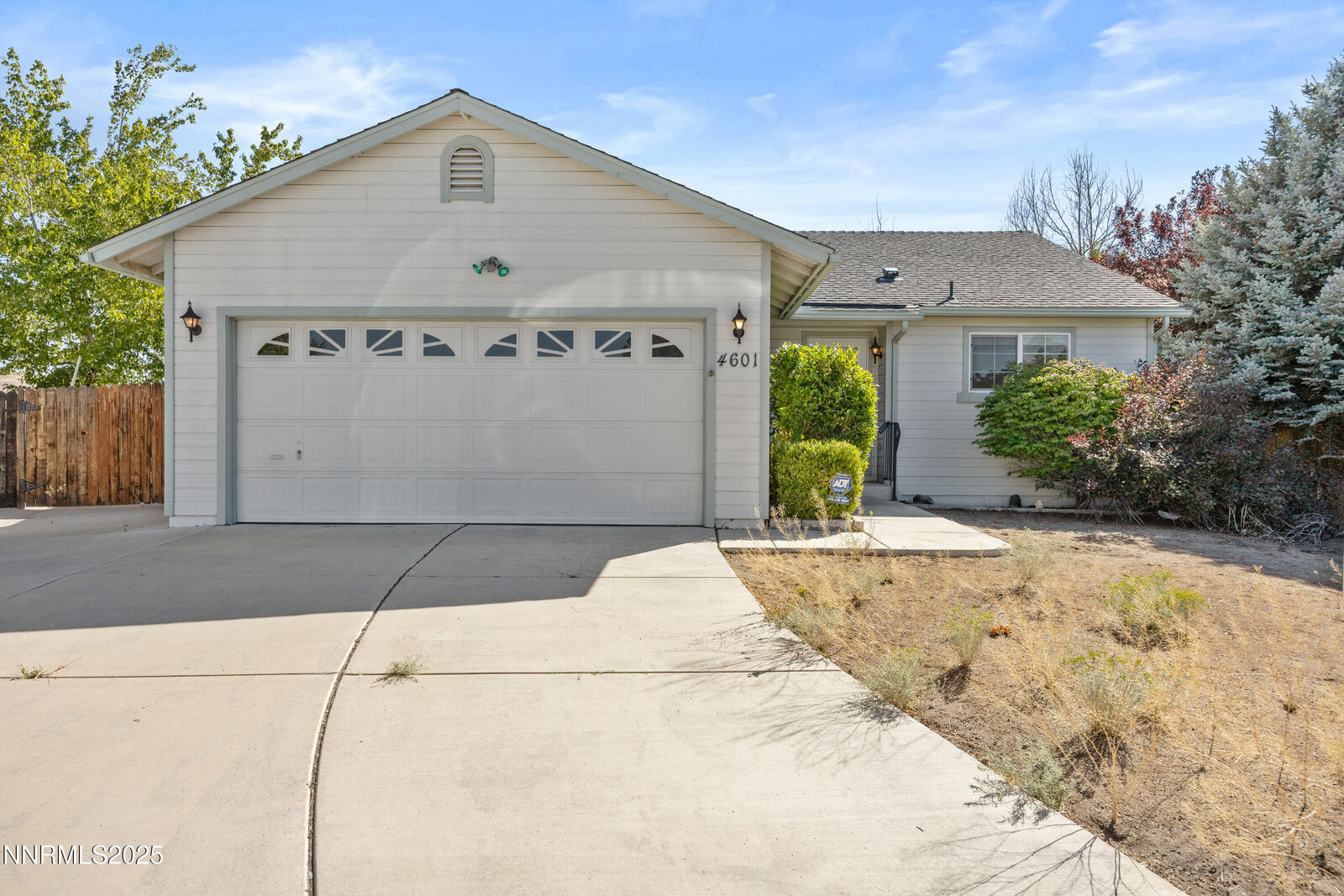Property Photo: 4601 N Cactus Hills Court NV 89436