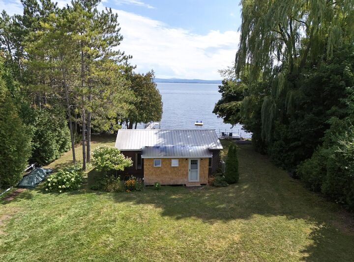 Property Photo: 17 Mountain View Lane VT 05474
