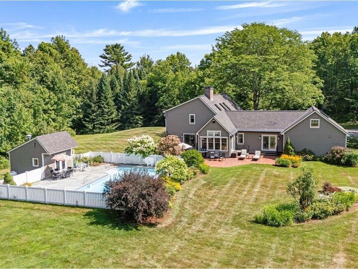 Property Photo: 571 Middle Road VT 05446