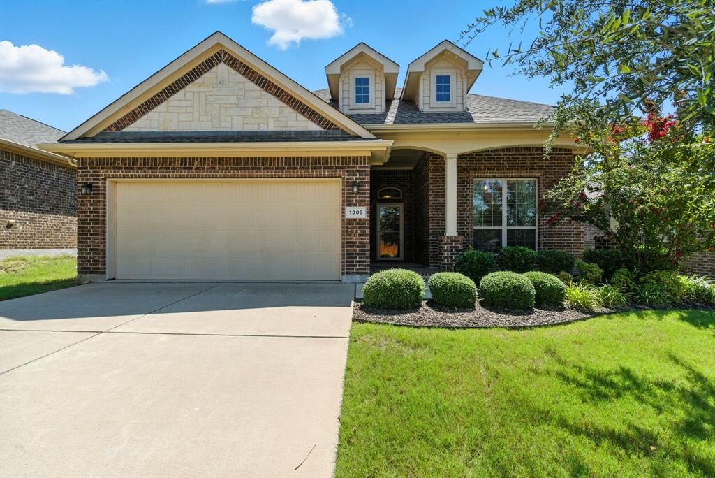 Property Photo:  1309 Jake Court  TX 76087 