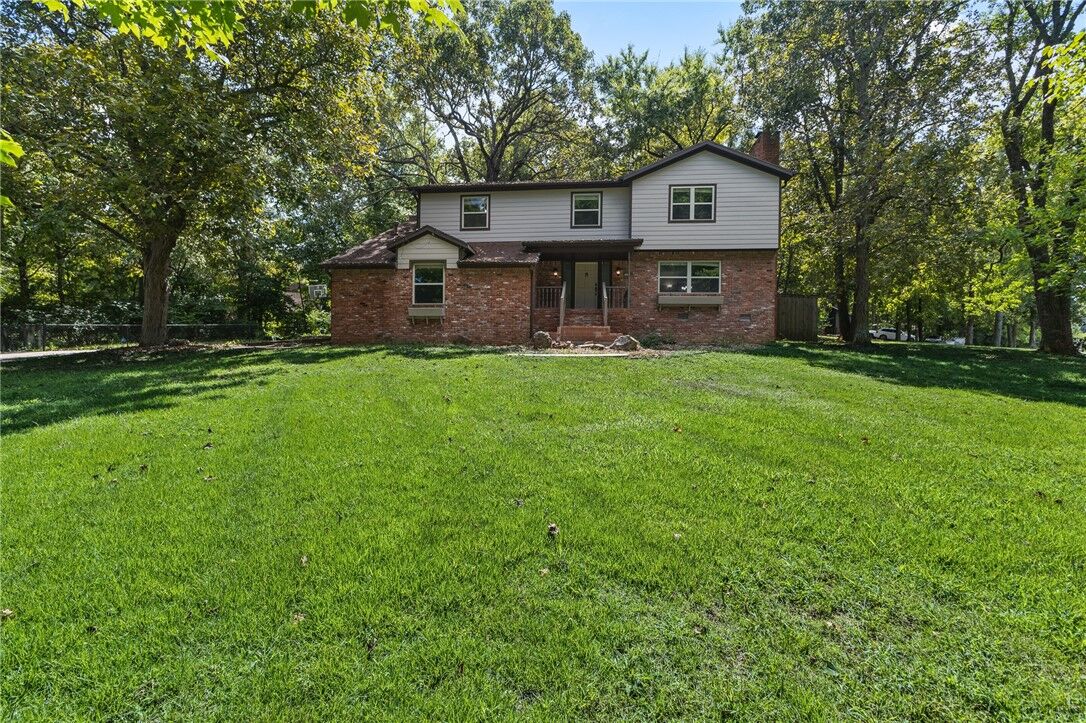 Property Photo: 2825 E Inwood Lane AR 72701