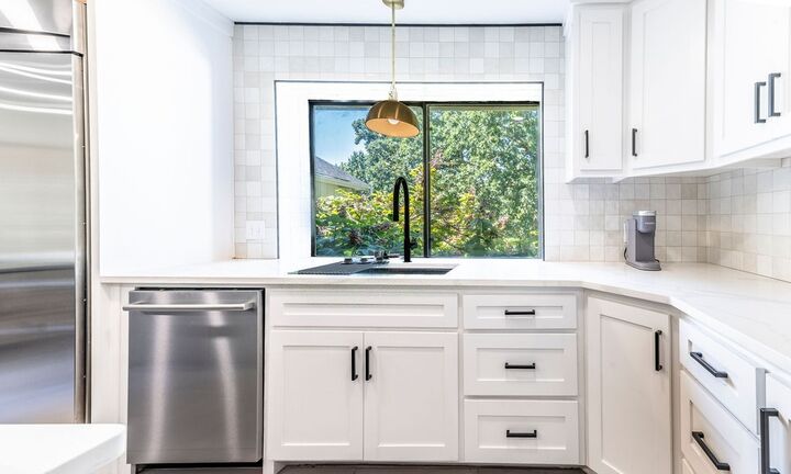 Property Photo: 1500 N Canterbury Road AR 72701