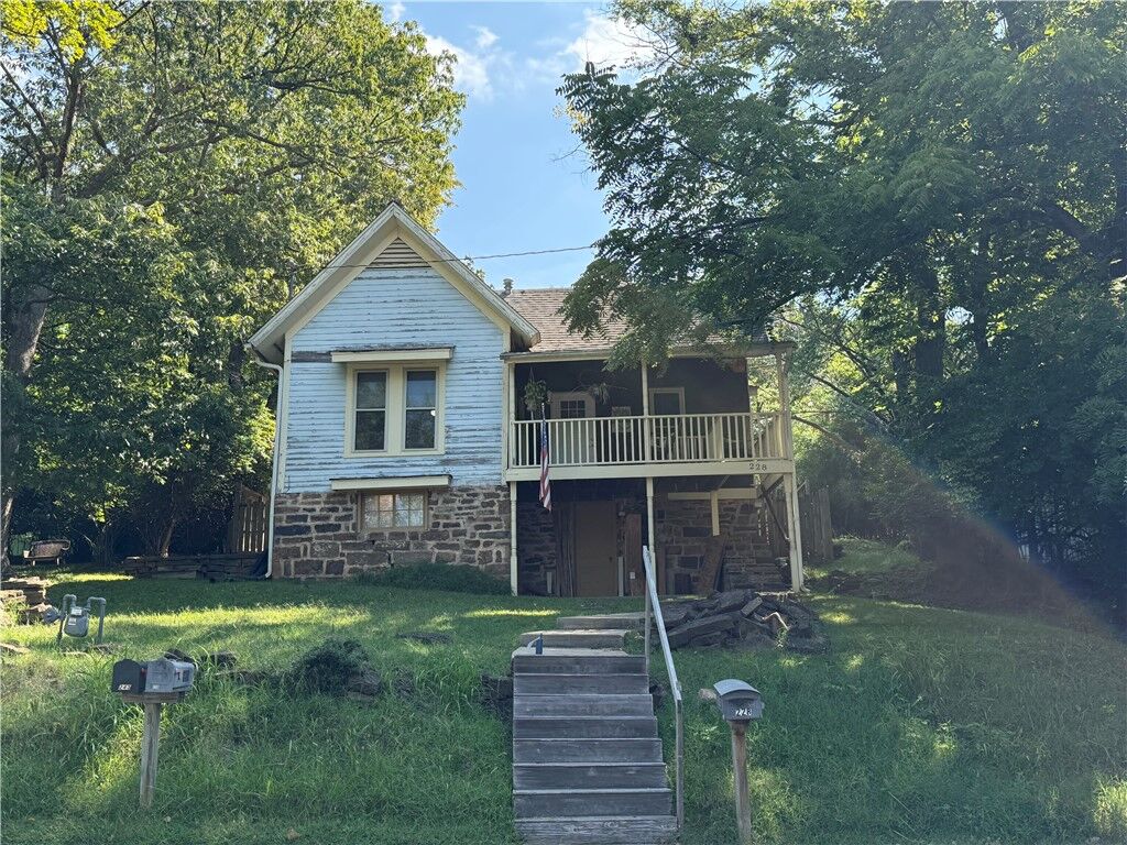 Property Photo: 228 N Fletcher Avenue AR 72701