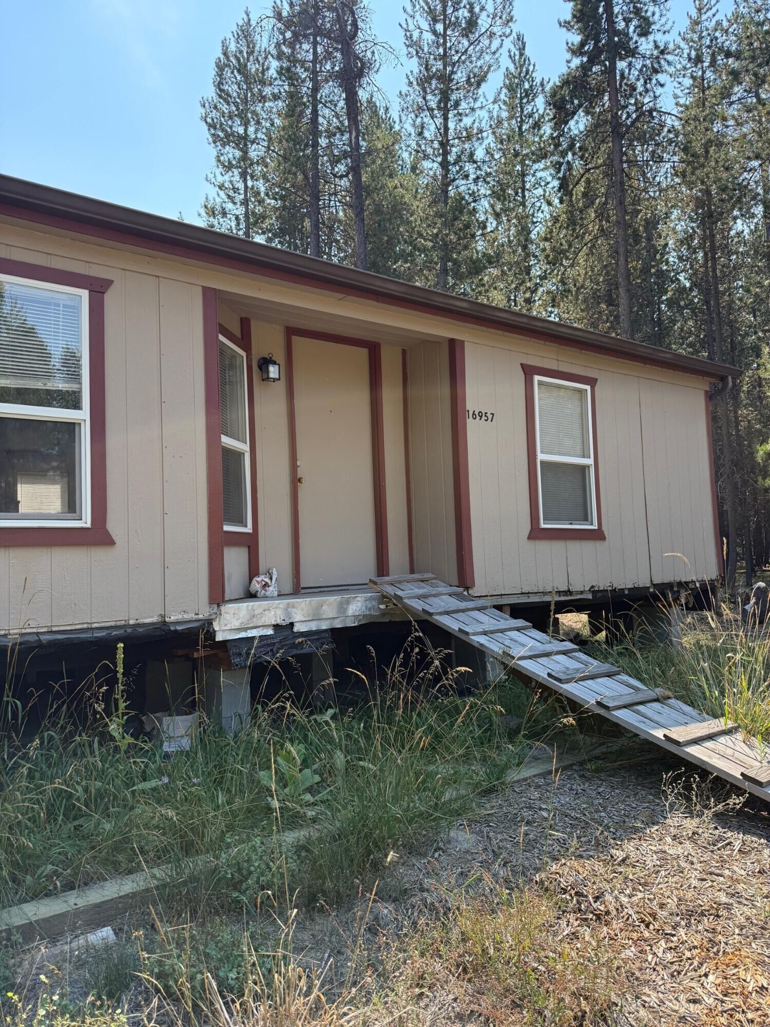 Property Photo: 16957 Fontana Road OR 97707