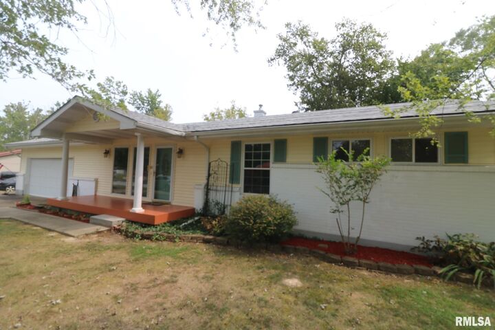 Property Photo: 101 Lingale Street IL 62959