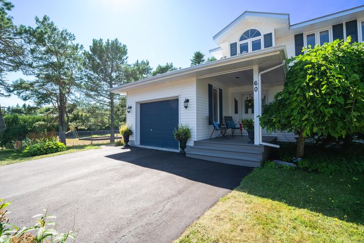 Property Photo:  60 Crescent Drive  PE C1N 4C1 