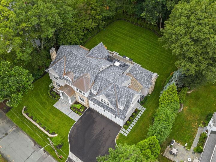 Property Photo:  7 Mountview Rd  MA 02481 