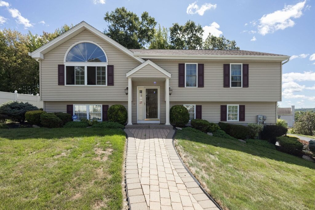 Property Photo:  74 Moreland Green Drive  MA 01609 