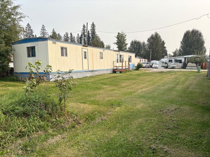Property Photo:  5311 60 Street 43  AB T4T 1N1 