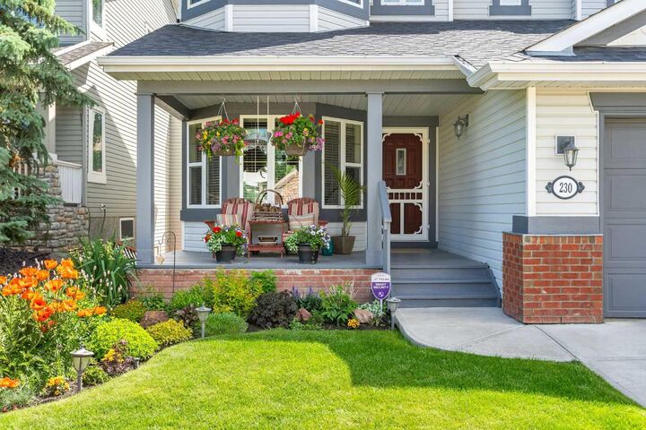 Property Photo: 230 Discovery Place SW AB T3H 4N5