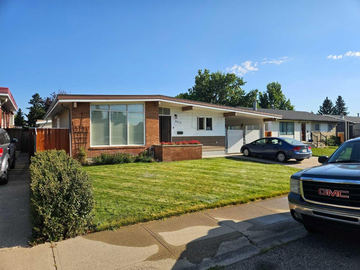 Property Photo:  2613 10 Avenue  AB T1H 1M2 