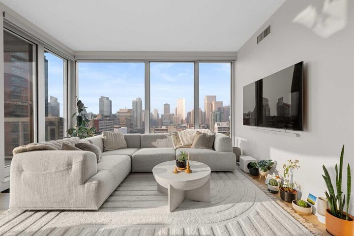 Property Photo:  817 15 Avenue SW 1507  AB T2R 0H8 