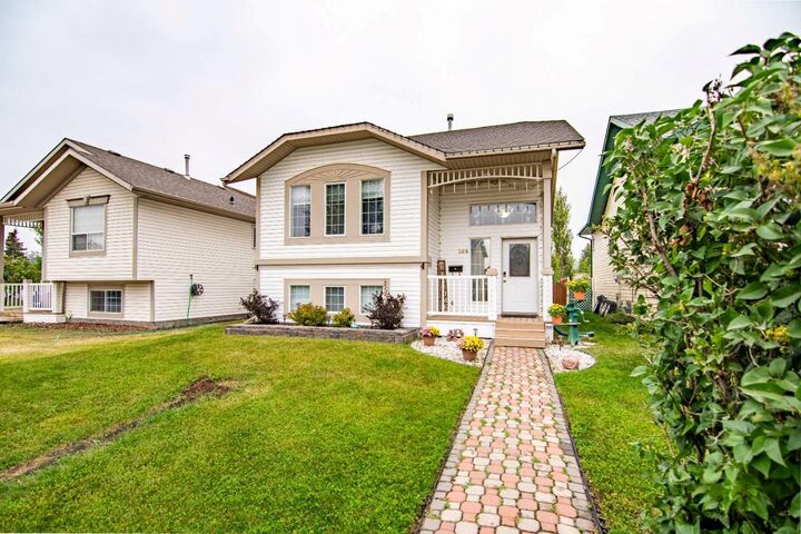 Property Photo: 264 Lancaster Drive AB T4R 2S6