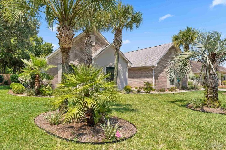 Property Photo:  50 Faison St  FL 32505 