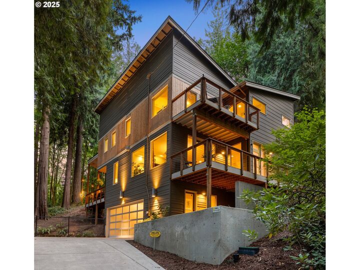 3344 SW Palatine St  Portland OR 97219 photo