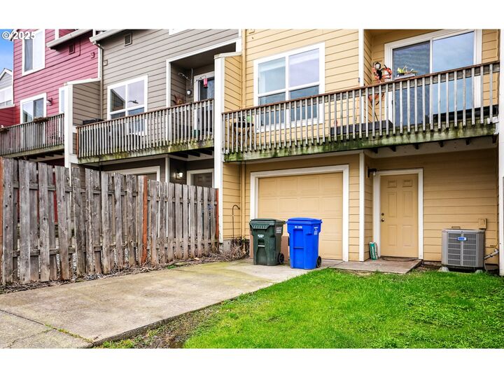 Property Photo:  2591 NW 1st Dr  OR 97030 