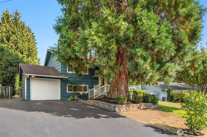 Property Photo: 12828 110th Avenue NE WA 98034