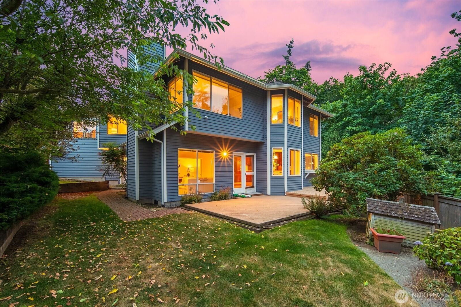 Property Photo: 16116 68th Avenue W WA 98026
