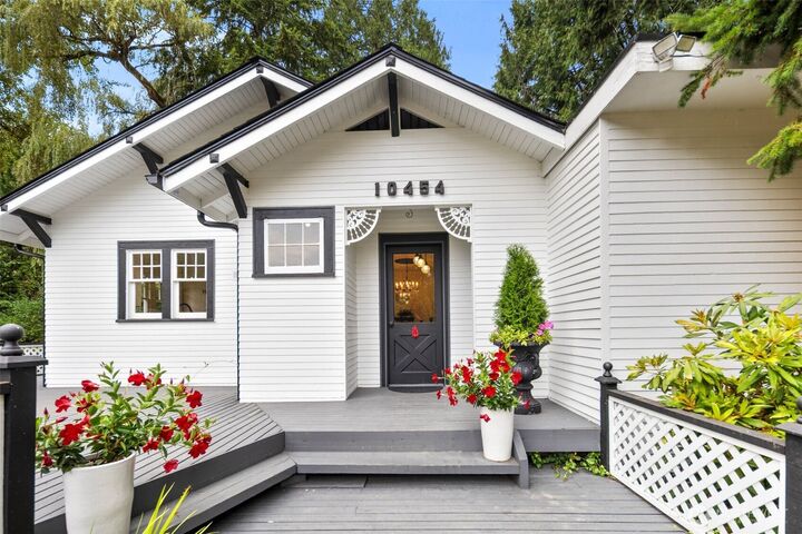 Property Photo:  10454  Forbes Creek Drive  WA 98033 