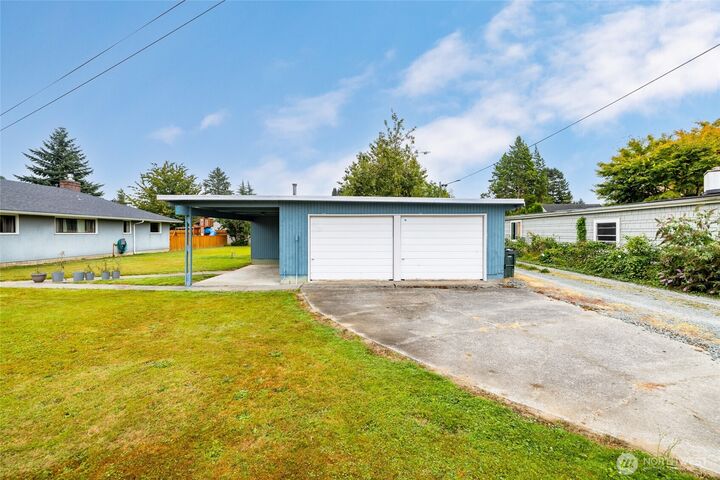Property Photo:  937  Fidalgo Street  WA 98284 