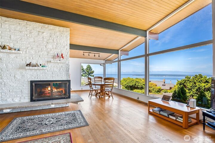 Property Photo: 16906 13th Avenue NW WA 98177