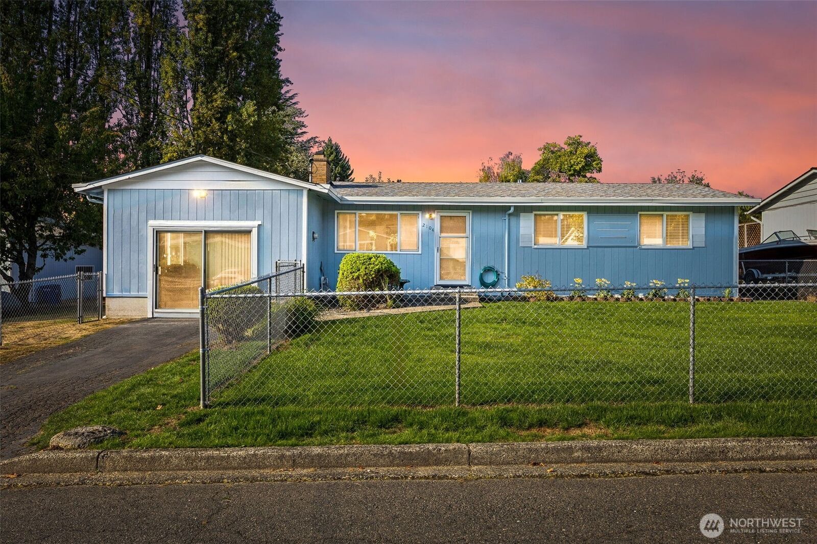 Property Photo:  2104 S 253rd Street  WA 98198