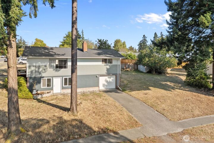 Property Photo: 1541 NE 4th Ave WA 98277