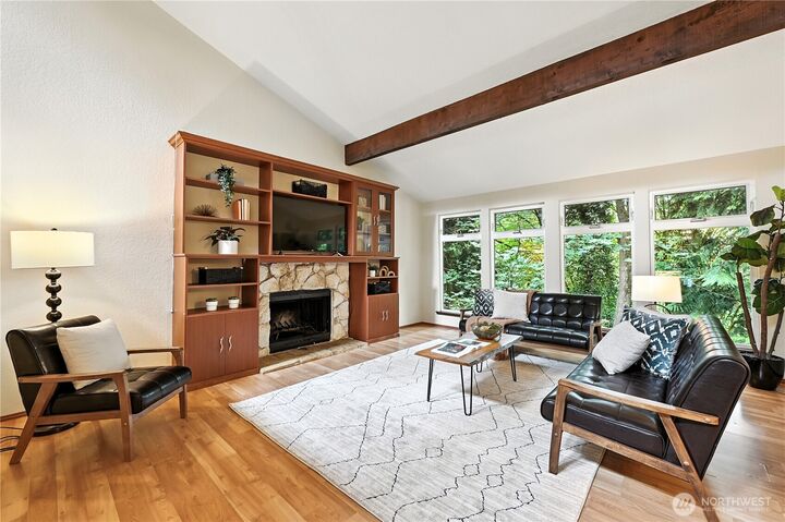 Property Photo:  17876  29th Avenue NE  WA 98155 