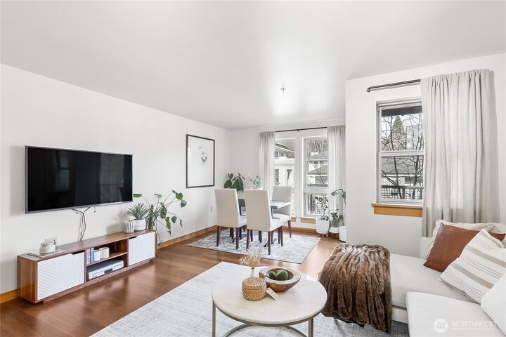 Property Photo:  827  Hiawatha Place S 410  WA 98144 