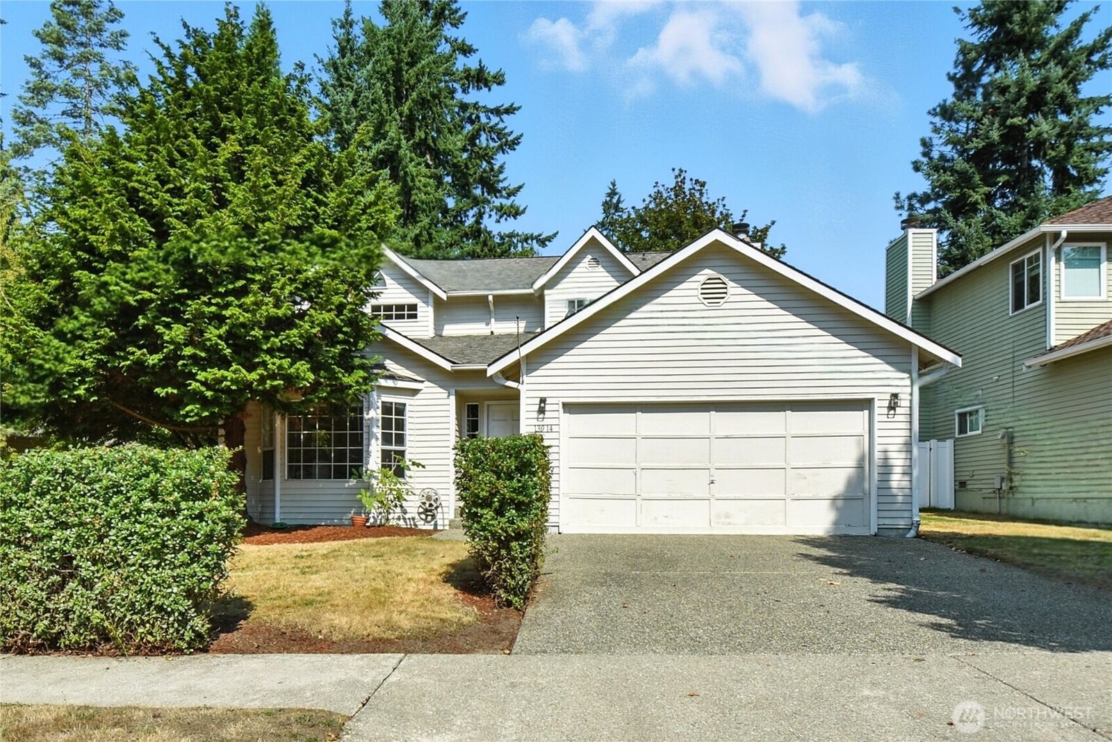Property Photo:  13014 NE 101st Place  WA 98033 
