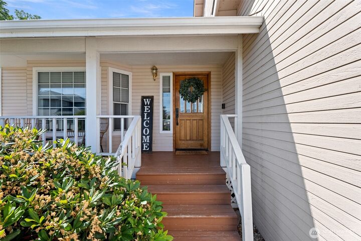Property Photo: 721 Kriewald Court WA 98801