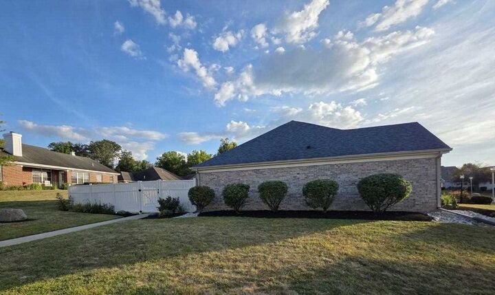 Property Photo:  1001 Forest Hills Boulevard  IN 47374 