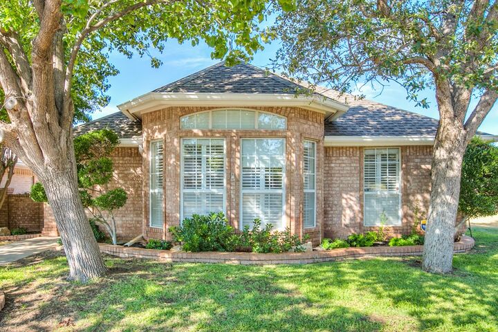 Property Photo: 3 Southridge Dr TX 76904