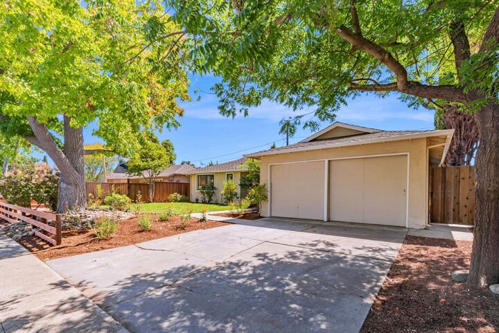 Property Photo: 1139 Cuesta Drive CA 94040
