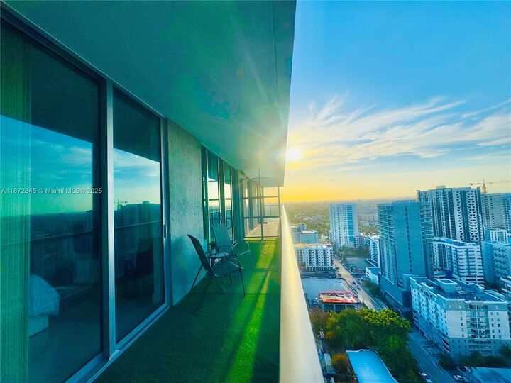79 SW 12th St 3211-S  Miami FL 33130 photo