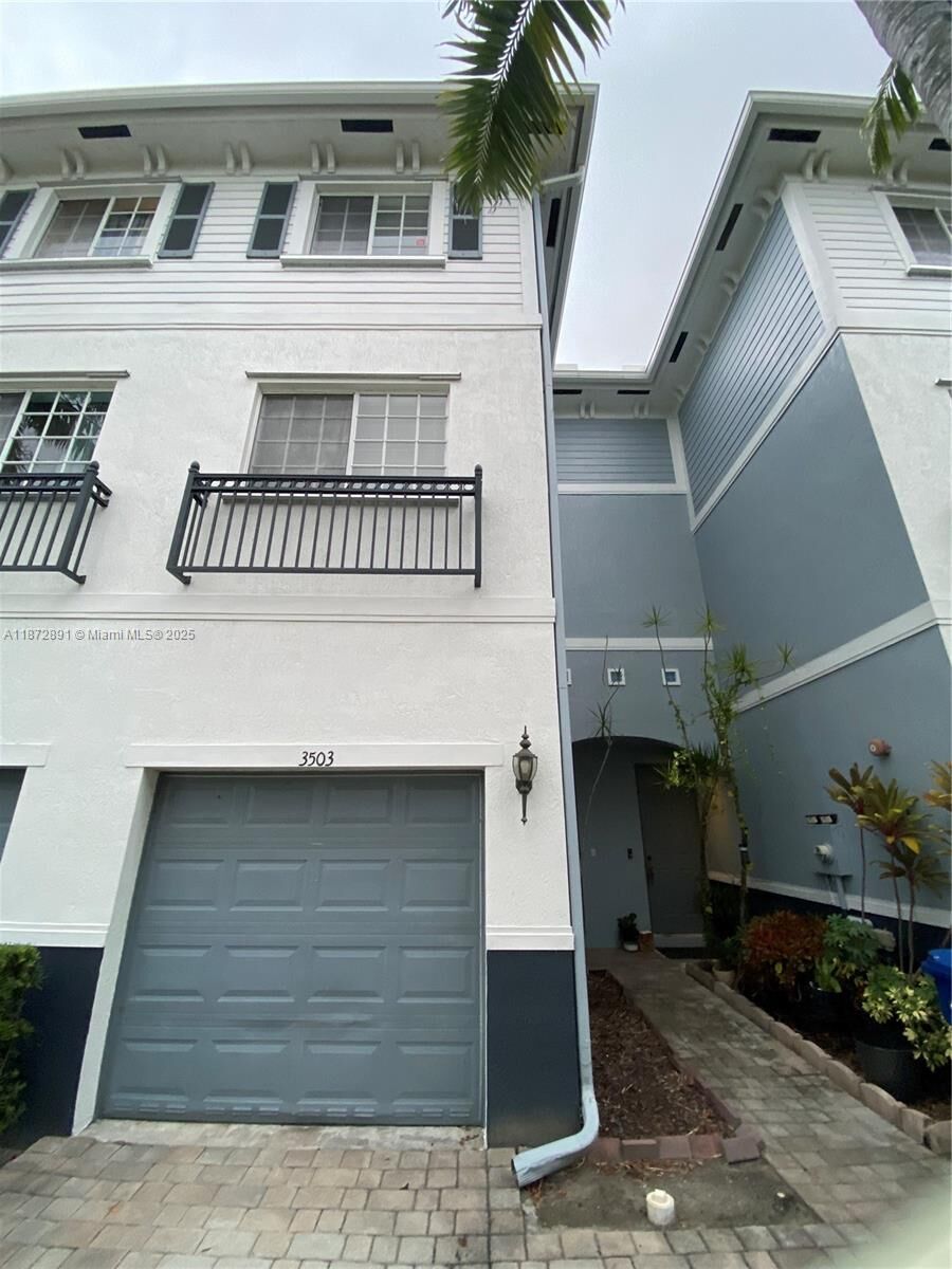 Property Photo:  3503 NW 14th Ct 3503  FL 33311 