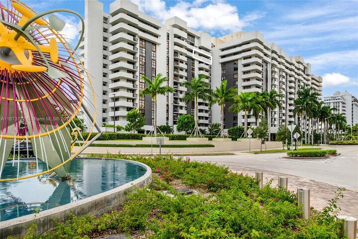 Property Photo:  600 Biltmore Way 1205  FL 33134 