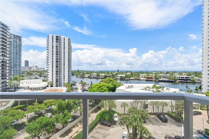 20281 E Country Club Dr 604  Aventura FL 33180 photo