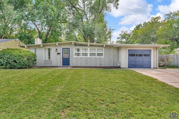Property Photo:  1553 SW 23rd Pk  KS 66611 