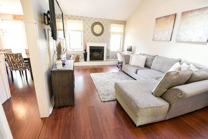 Property Photo:  90 Copper Beech Drive 90  CT 06067 